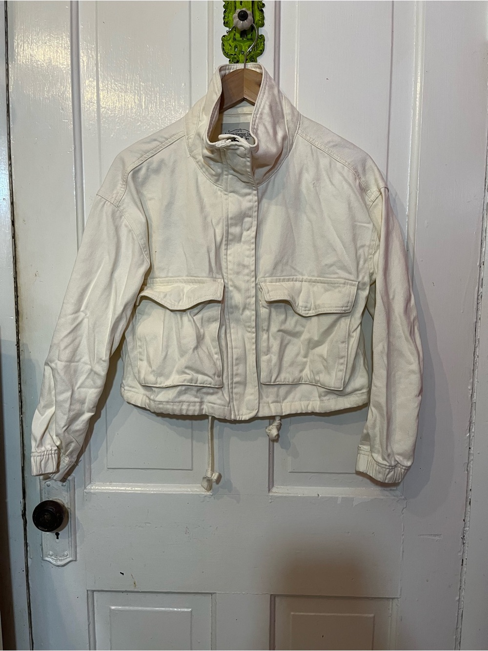 Women's Cream Cropped Jean Jacket with Front Flap Pockets